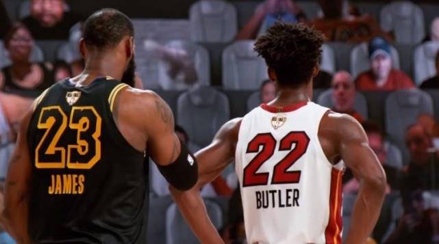  巴特勒准三双表现，热火全队配合击败步行者