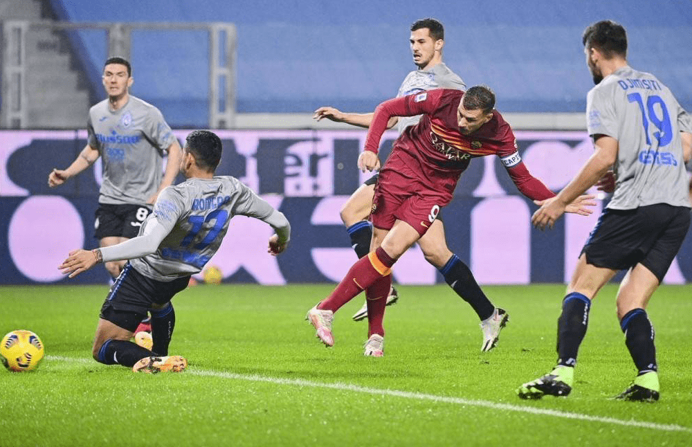  那不勒斯主场完胜卡利亚里，进一步扩大积分领先优势