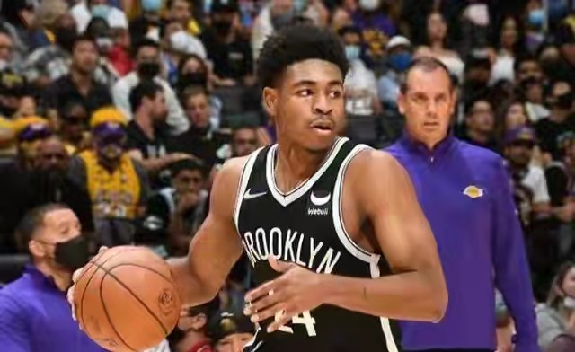  米德尔顿关键三分命中雄鹿险胜篮网夺魁