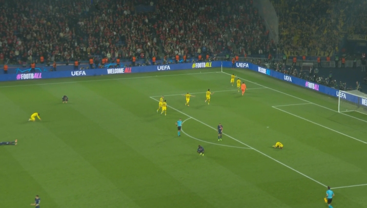  巴黎人关注德比大战，王子公园球场座无虚席